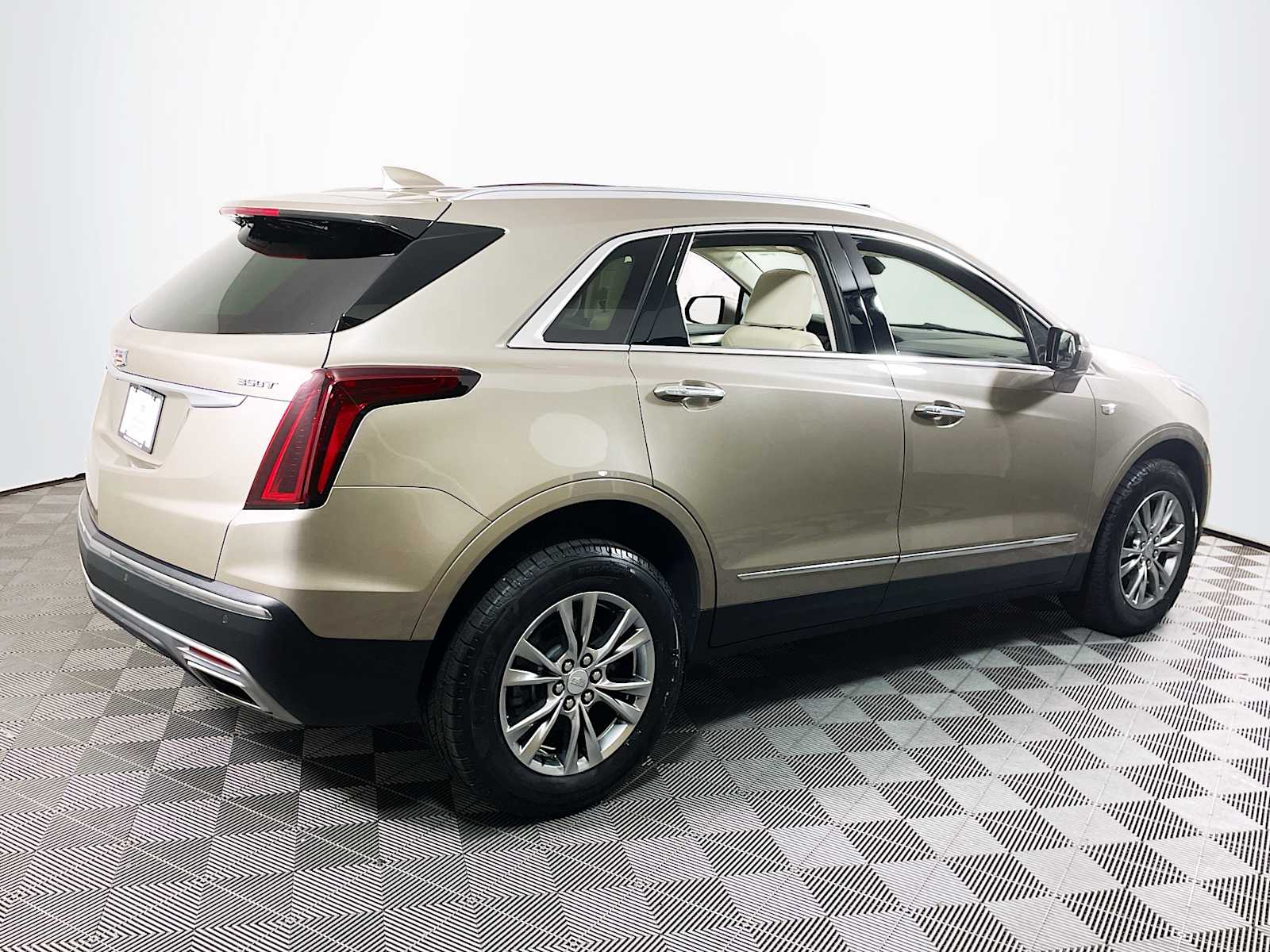 2022 Cadillac XT5 Premium Luxury photo 4