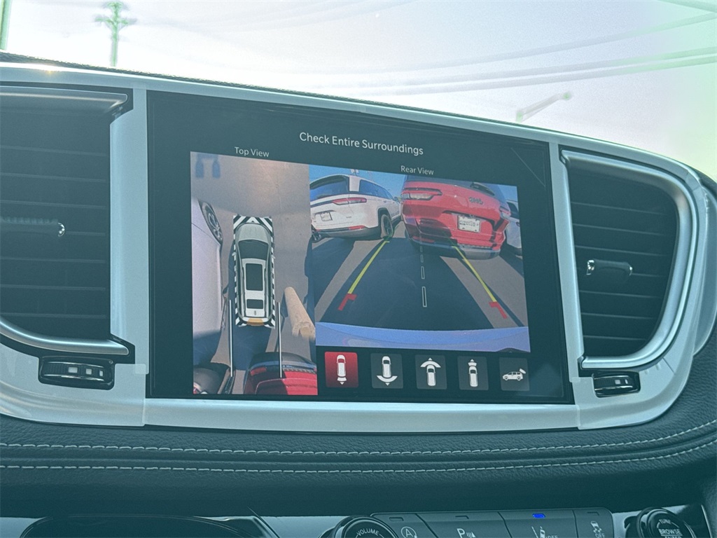 2026 Chrysler Pacifica Limited photo 23