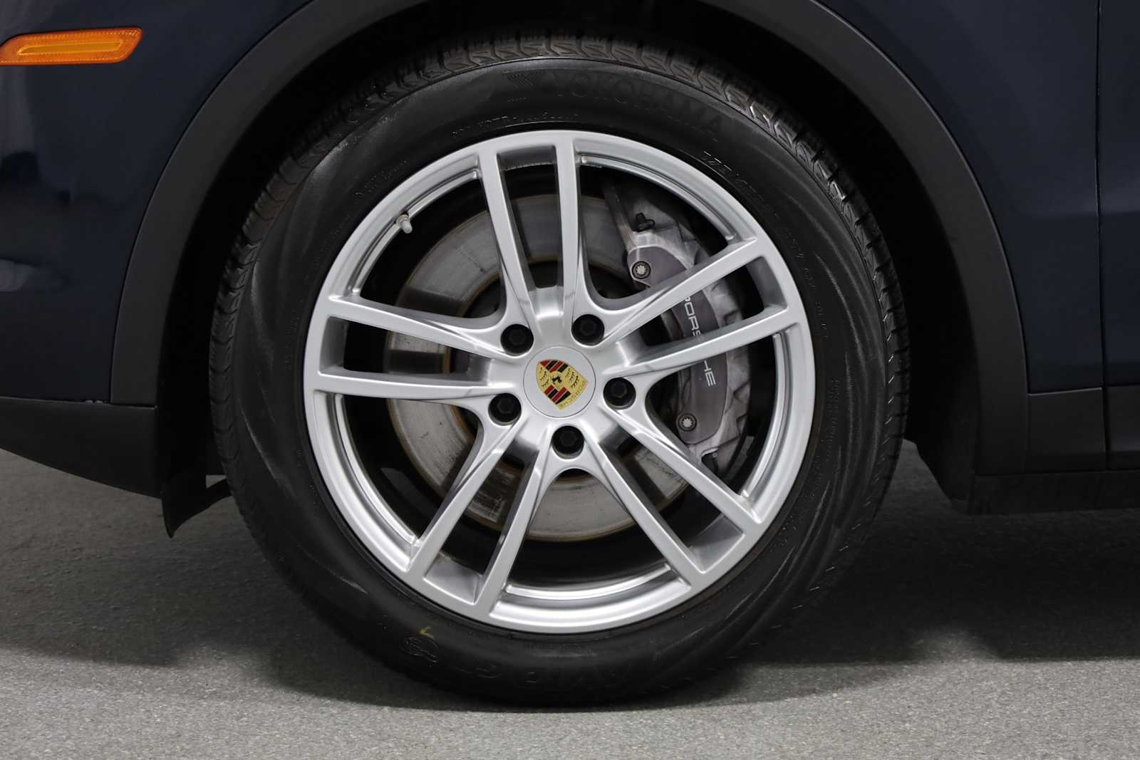 2023 Porsche Cayenne Coupe photo 34