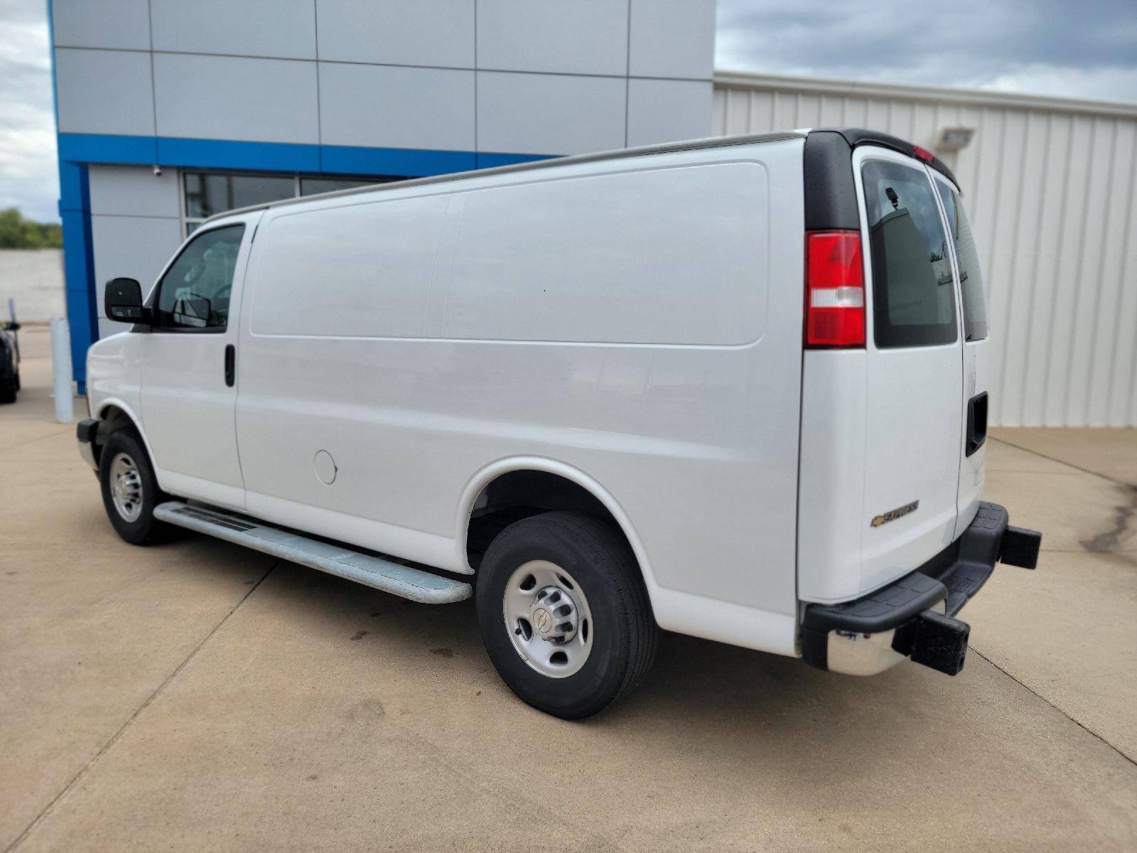2023 Chevrolet Express Cargo Van photo 2