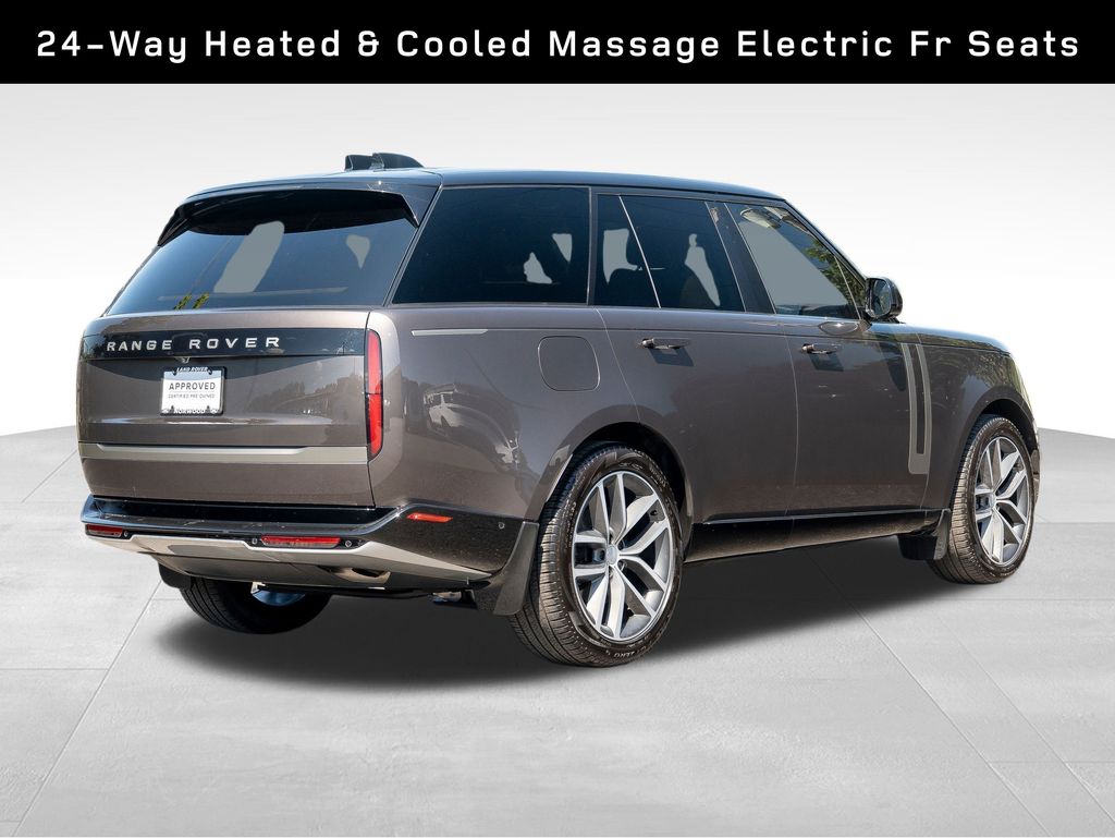 2024 Land Rover Range Rover SE photo 4