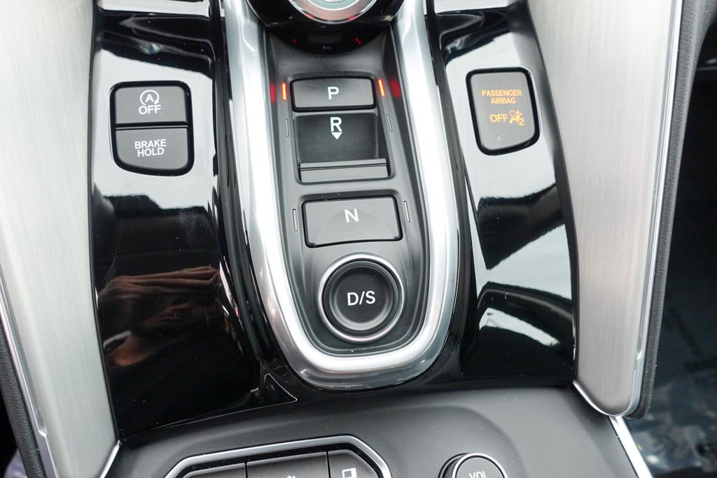 2025 Acura TLX Technology photo 17