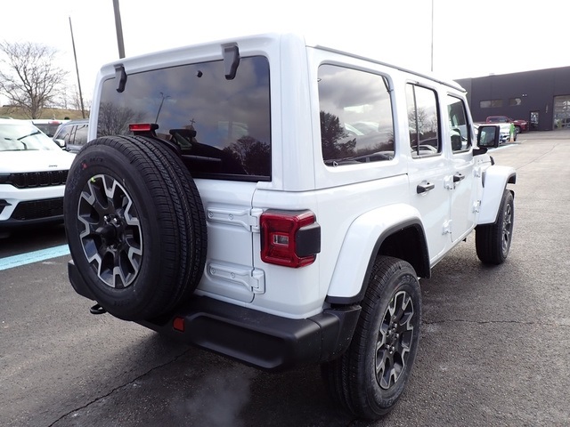 2025 Jeep Wrangler Sahara photo 5