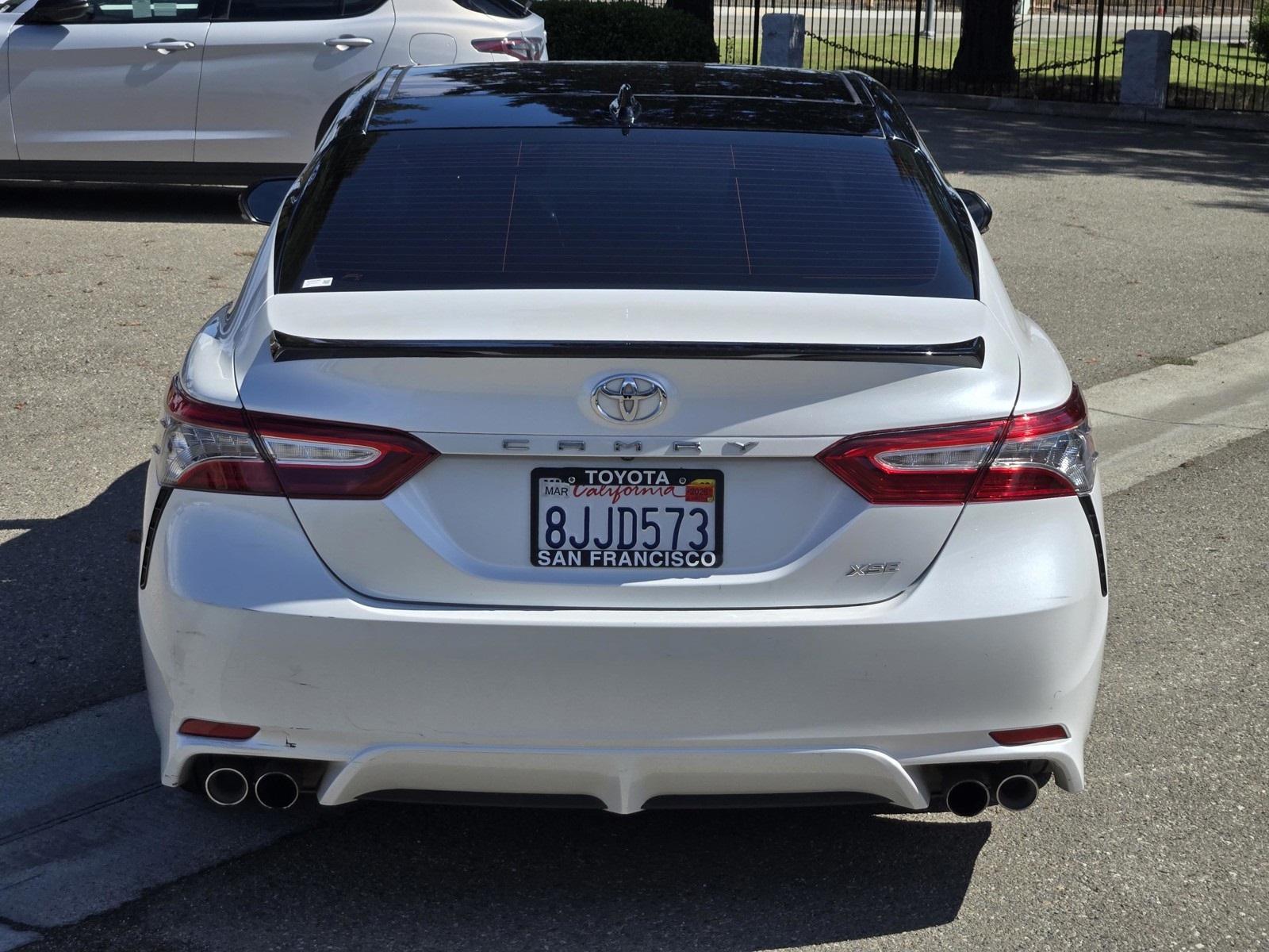 2019 Toyota Camry XSE photo 4