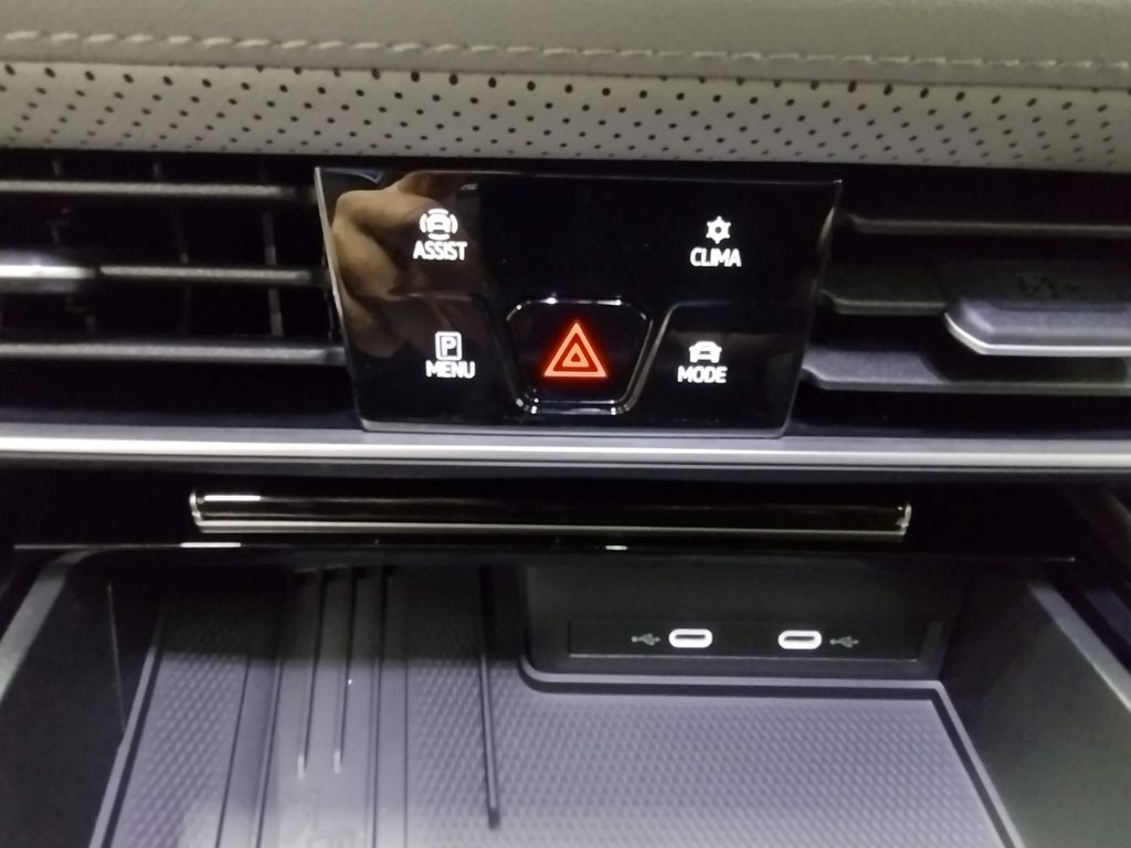 2025 Volkswagen Atlas Peak Edition SE photo 30