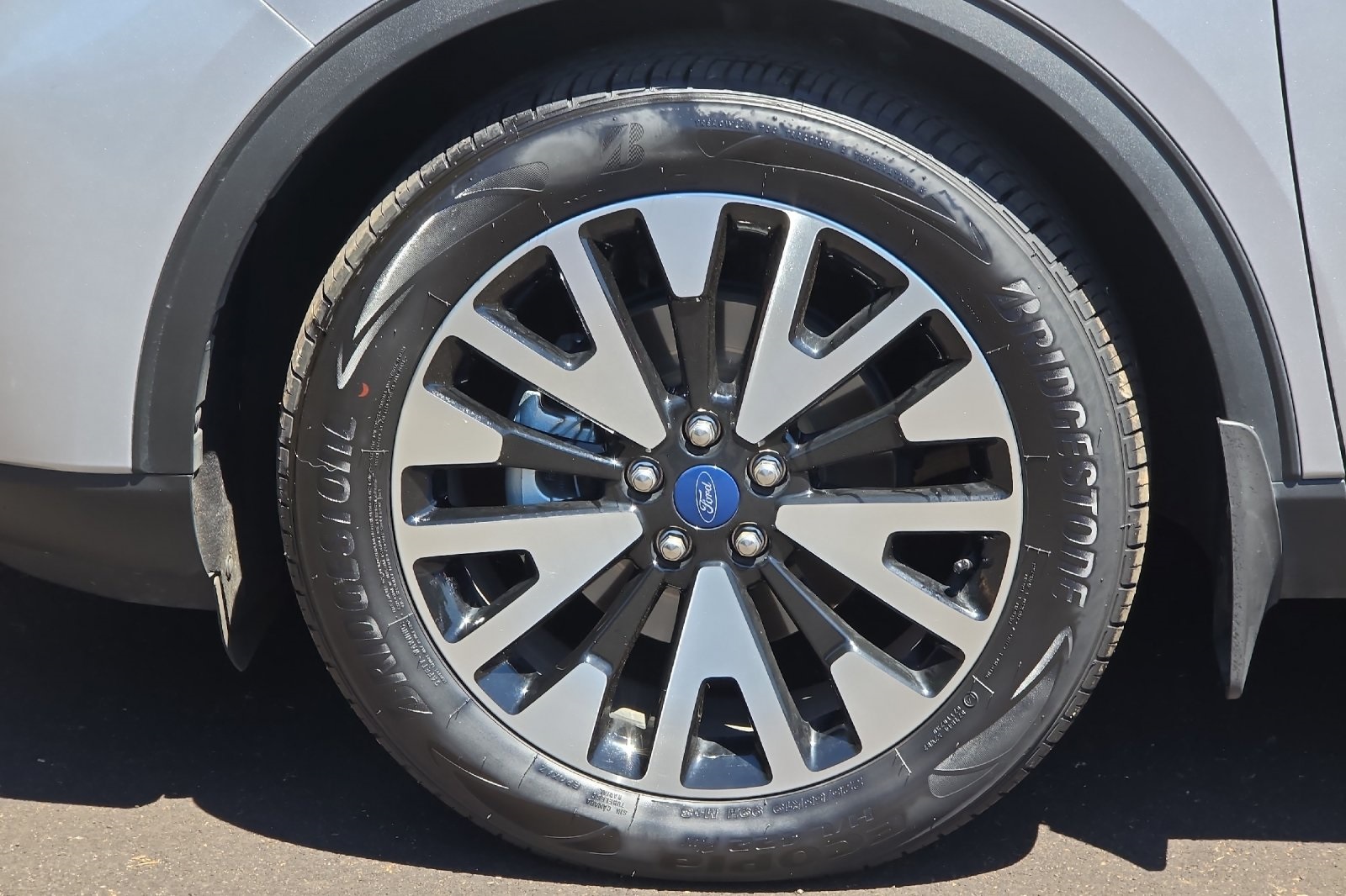 2020 Ford Escape SE Sport Hybrid photo 32