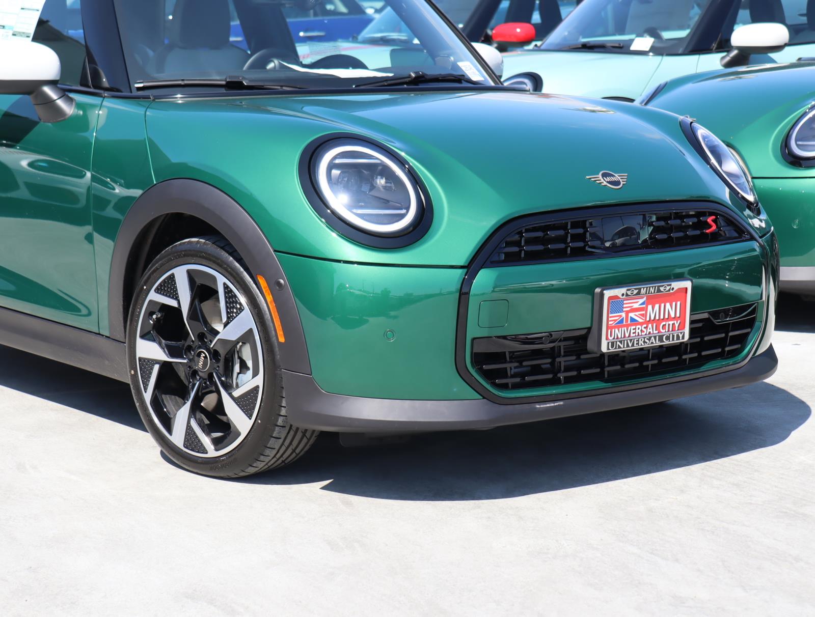 2026 Mini Cooper 2 Door Hardtop Signature photo 2