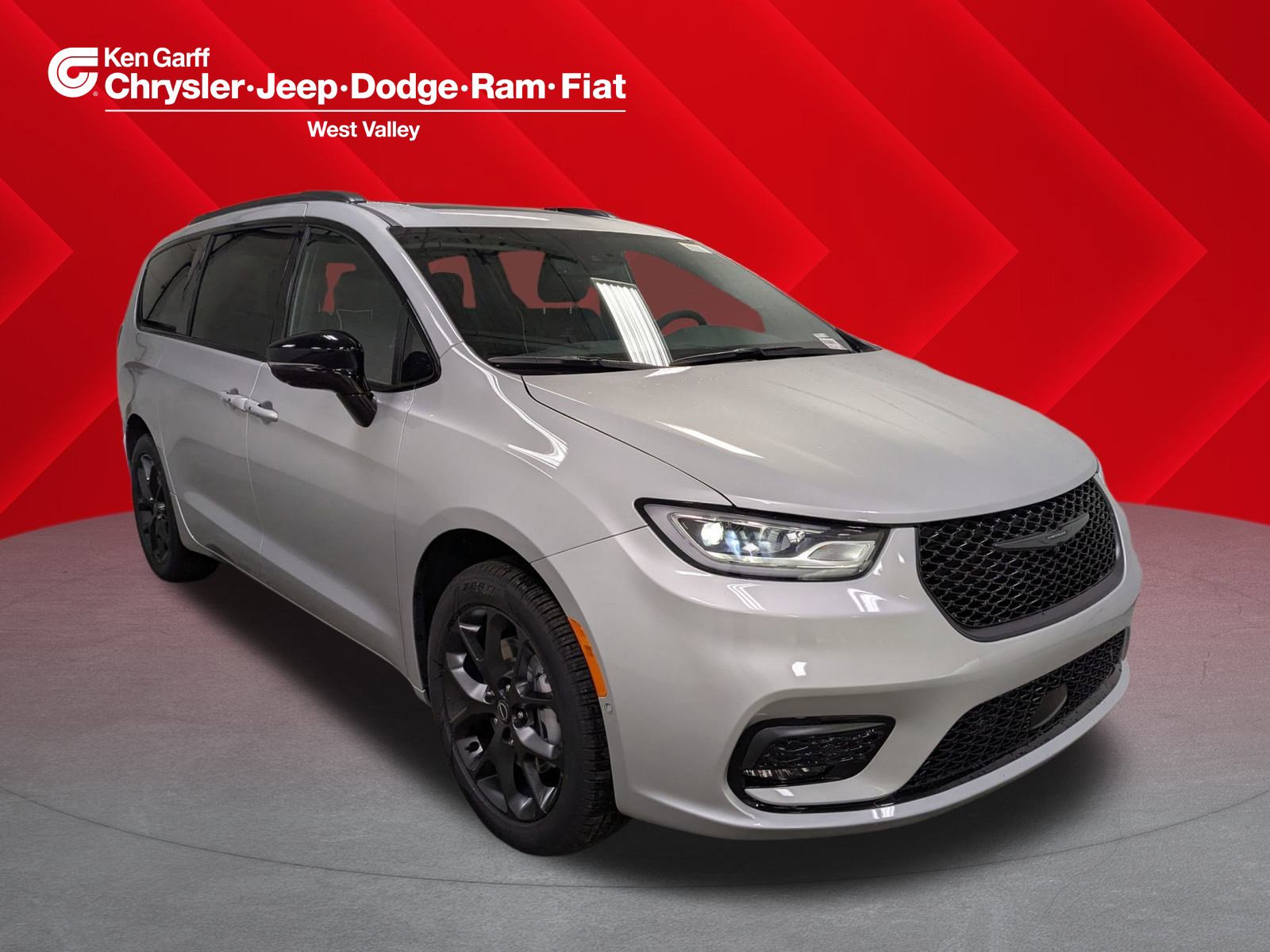 2026 Chrysler Pacifica Limited's photo