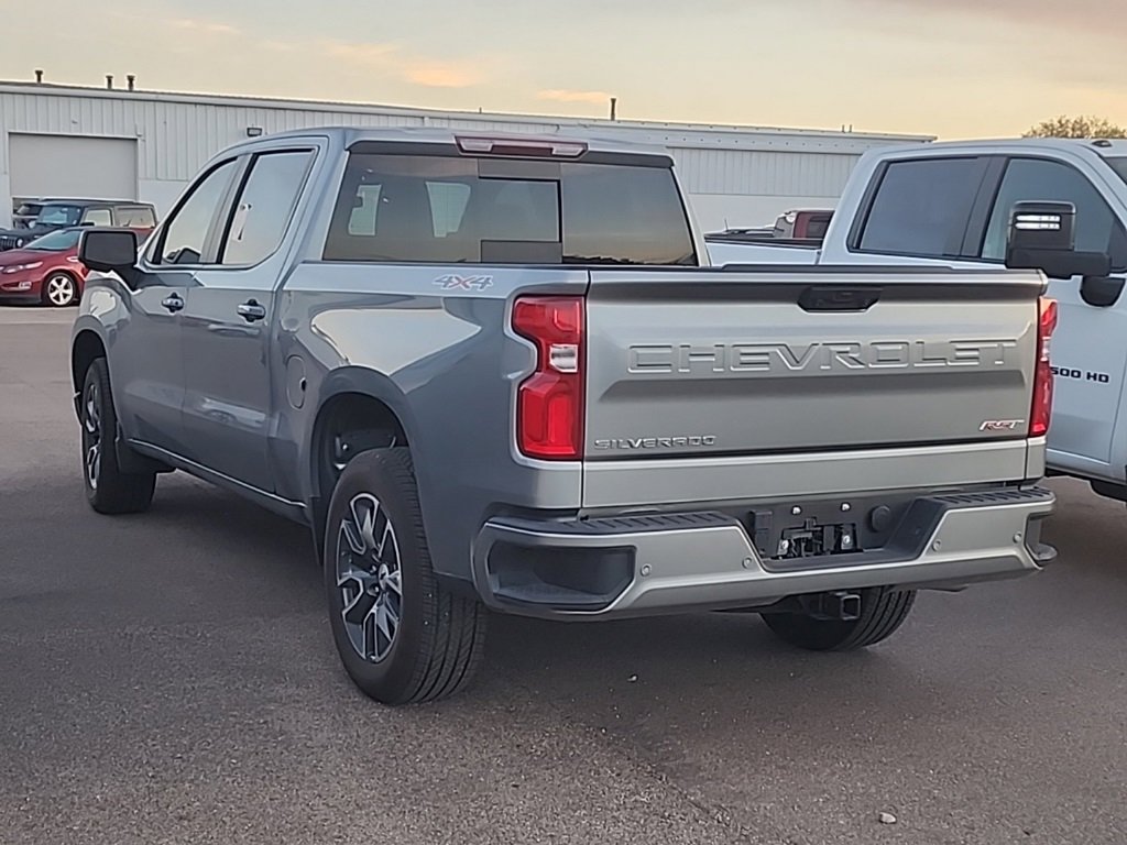 2024 Chevrolet Silverado 1500 RST photo 2
