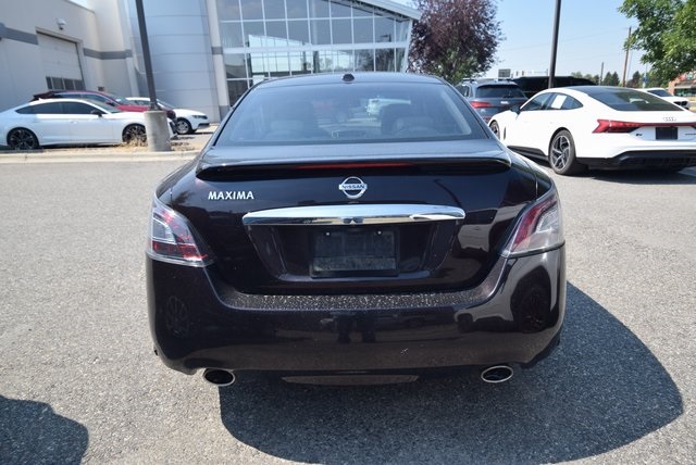 2014 Nissan Maxima SV photo 2
