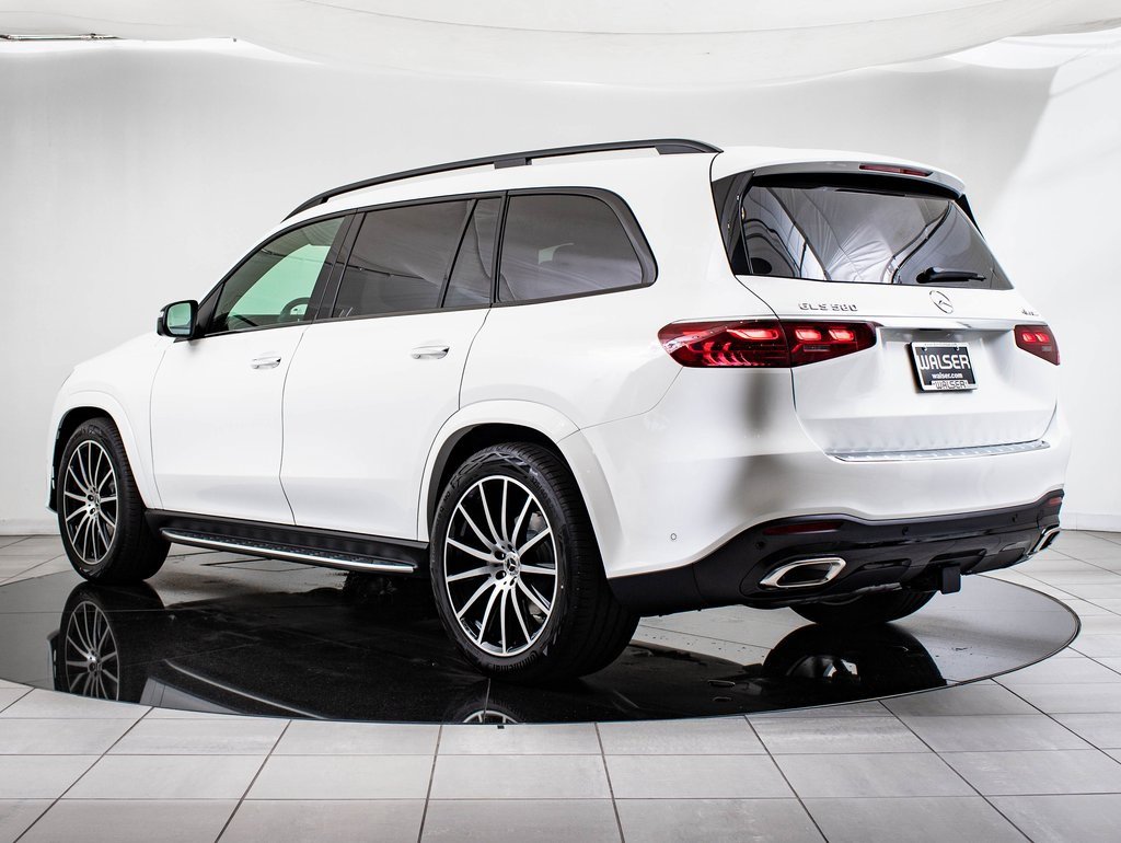 2026 Mercedes Benz GLS 580 4MATIC photo 2