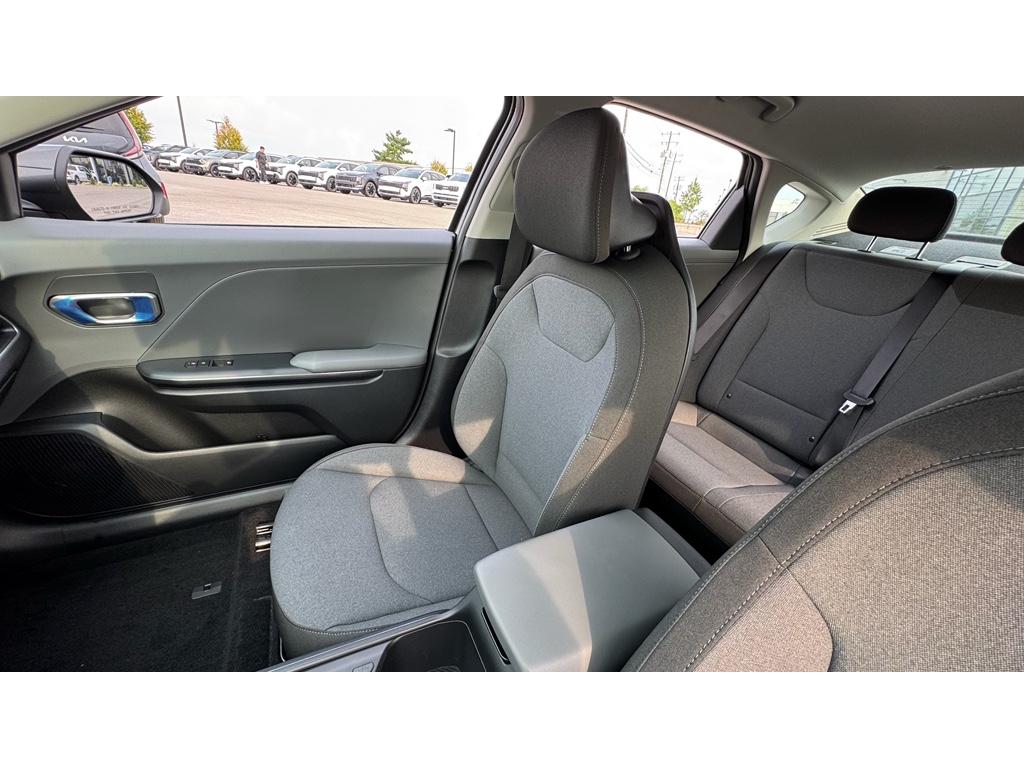 2025 Kia K4 LXS photo 6