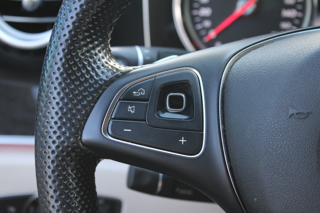 2017 Mercedes Benz E 300 4MATIC Sedan photo 18