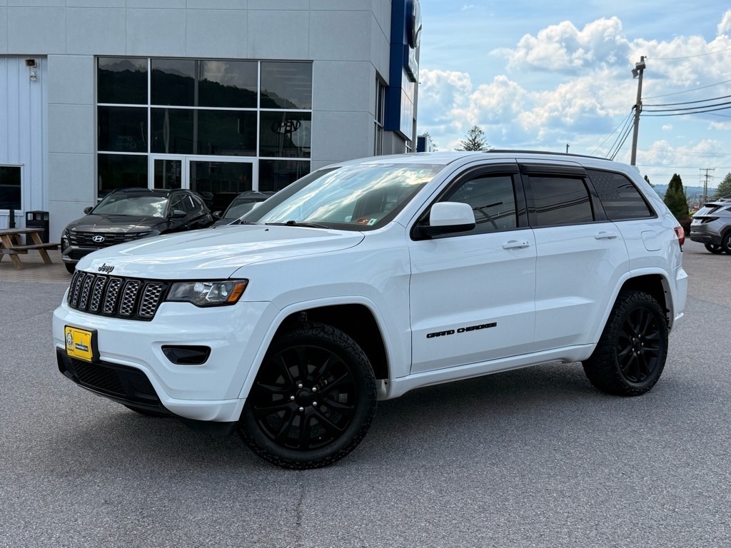 2020 Jeep Grand Cherokee Altitude photo 2