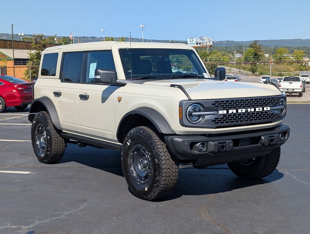 2025 Ford Bronco Badlands photo 2