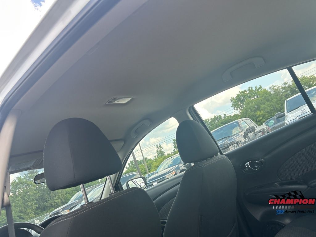 2016 Nissan Versa 1.6 SV photo 10