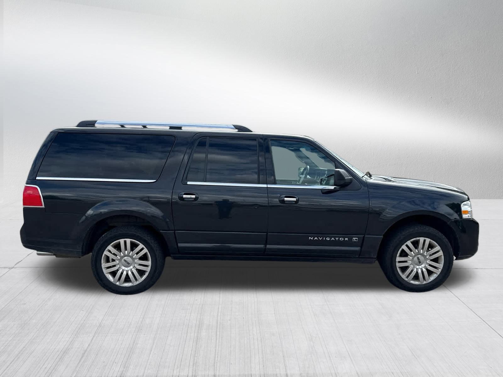 2014 Lincoln Navigator L photo 8