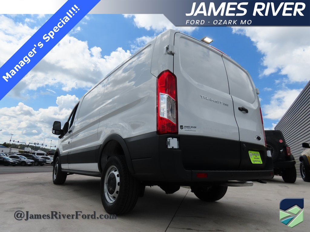 2024 Ford Transit photo 3