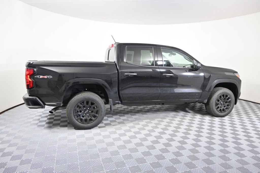 2025 Chevrolet Colorado Work Truck photo 8