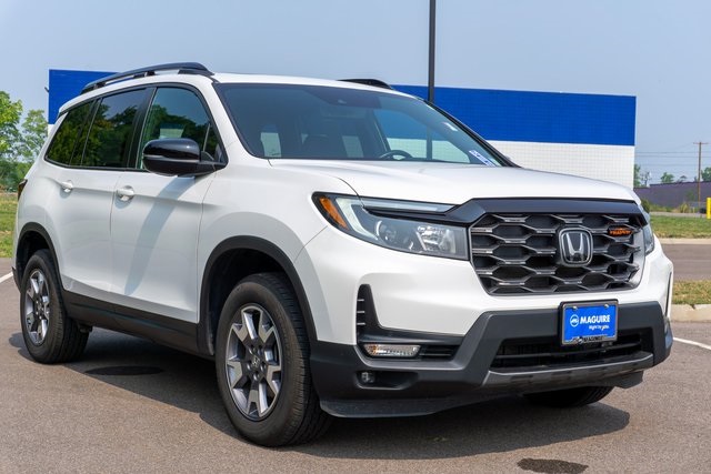 2022 Honda Passport TrailSport photo 3