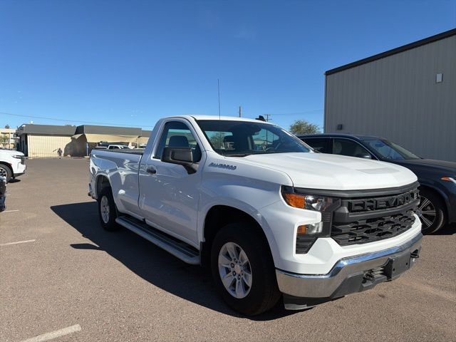 2024 Chevrolet Silverado 1500 photo 2
