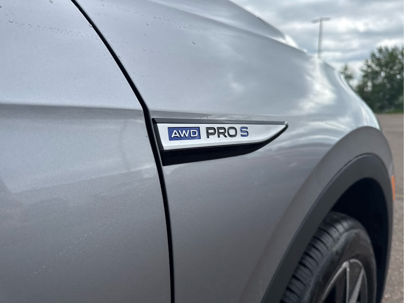 2025 Volkswagen ID.4 Pro S photo 9