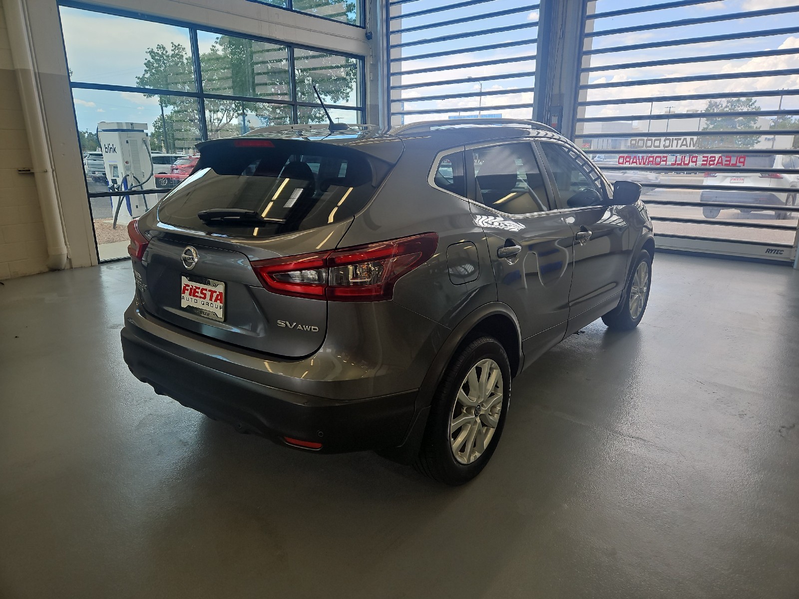 Used 2020 GRAY Nissan SV image 4