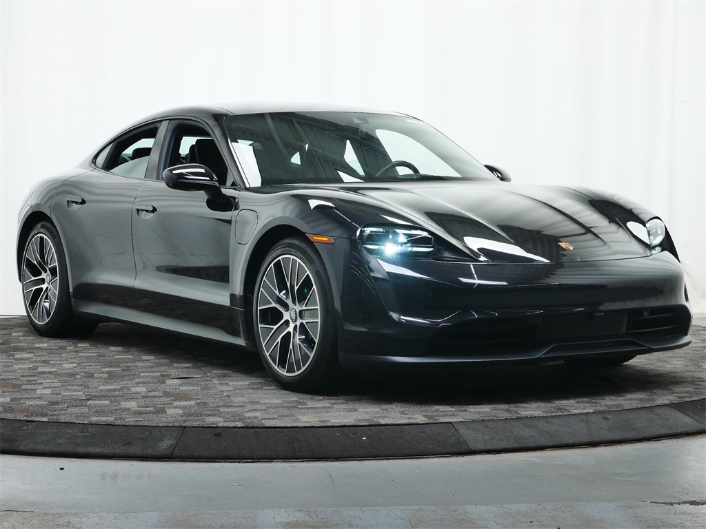 2021 Porsche Taycan Base photo 9