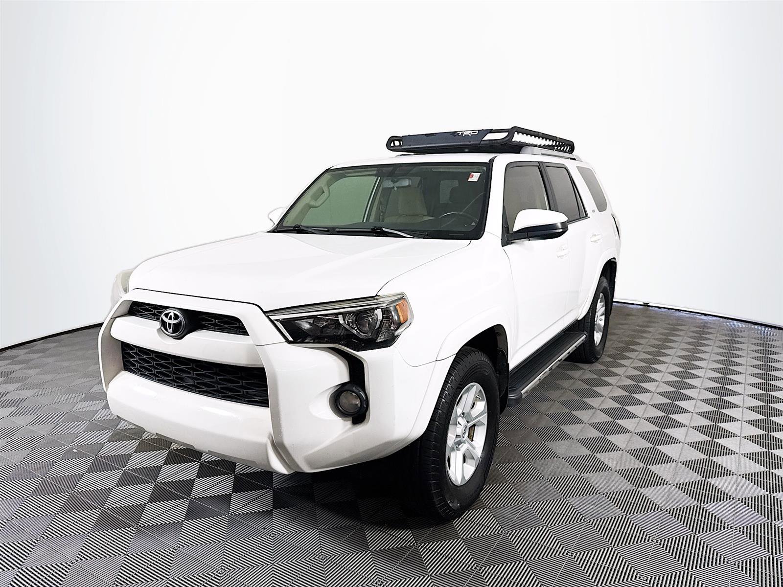 2015 Toyota 4Runner SR5 photo 2
