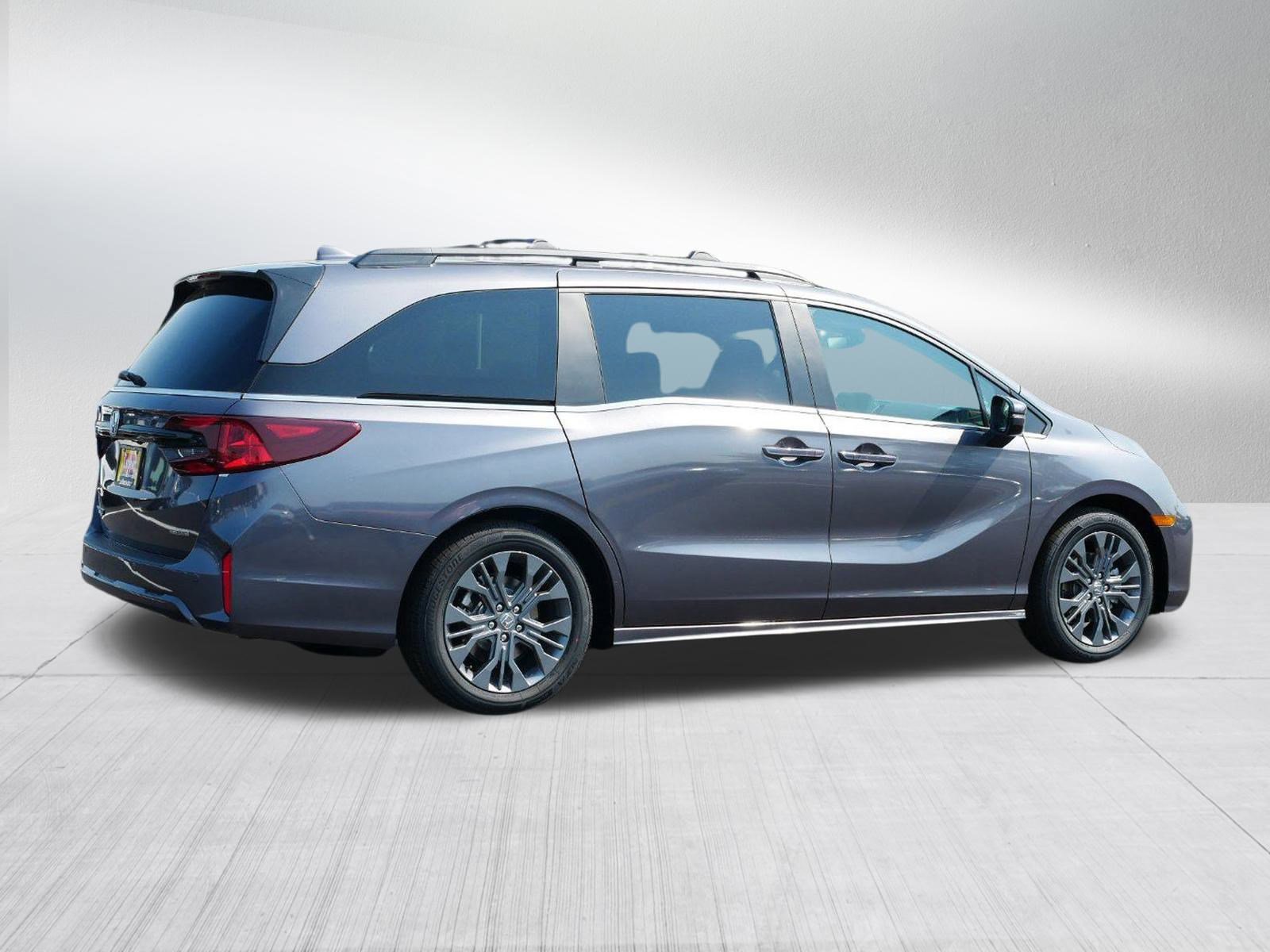 2026 Honda Odyssey Touring photo 7