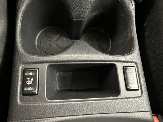 2017 Nissan Rogue SV photo 17
