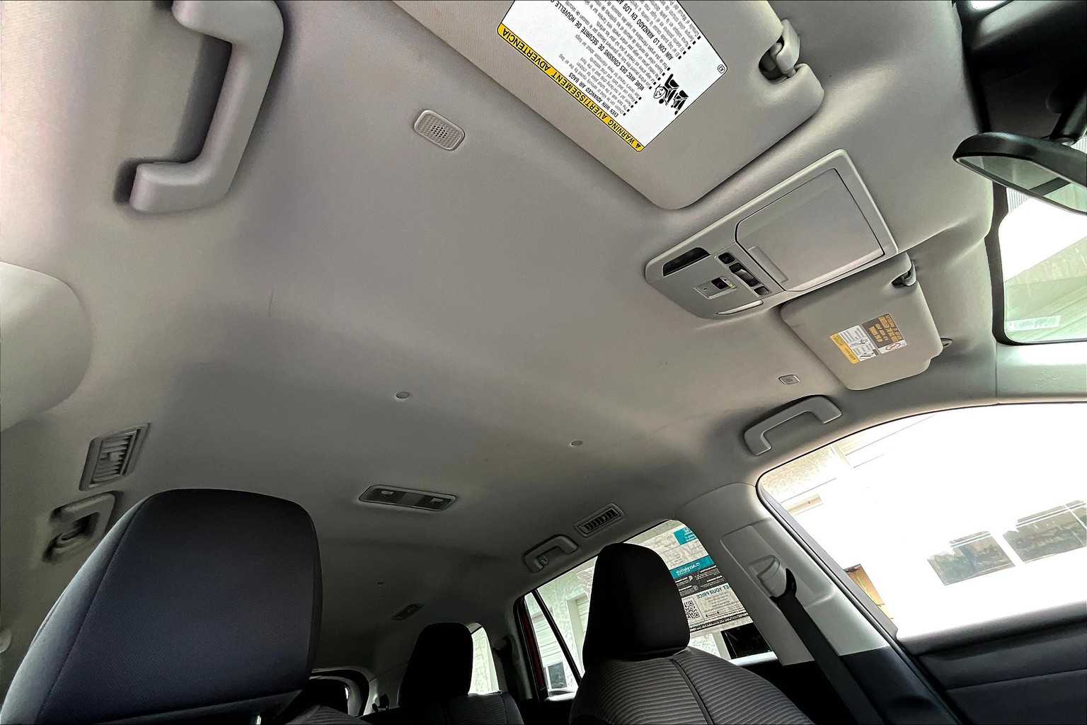2024 Toyota Highlander LE photo 13