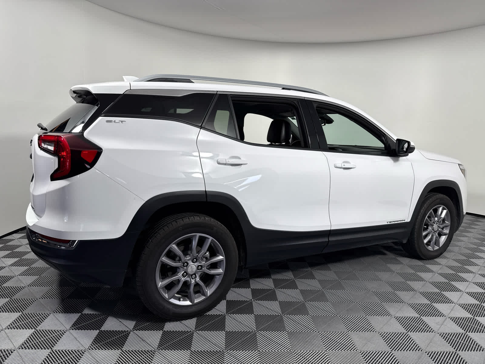 2024 Gmc Terrain SLT photo 4