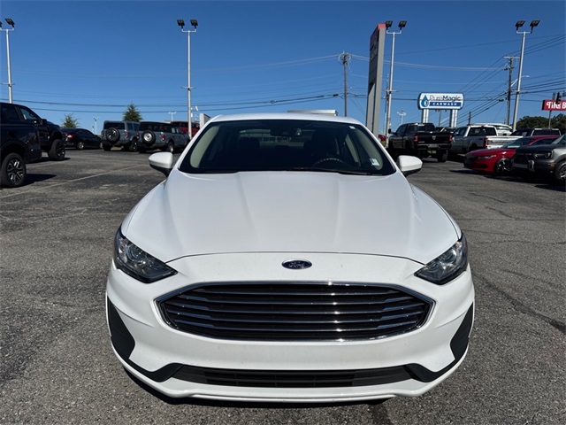 2020 Ford Fusion Hybrid SE photo 2
