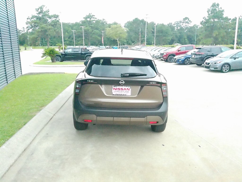 2025 Nissan Kicks SV photo 4