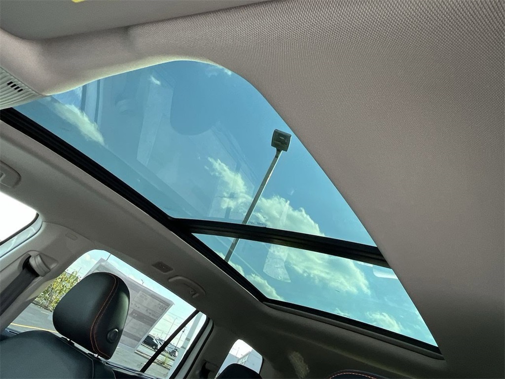 2025 Volkswagen Atlas Peak Edition photo 18