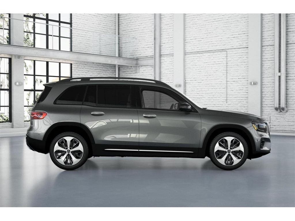 2026 Mercedes Benz GLB 250 photo 2