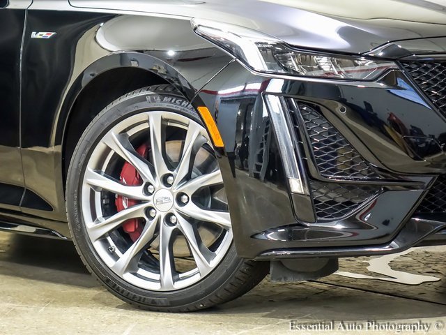 2024 Cadillac CT5 V photo 3