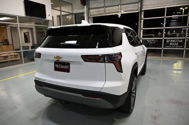 2026 Chevrolet Equinox LT photo 4