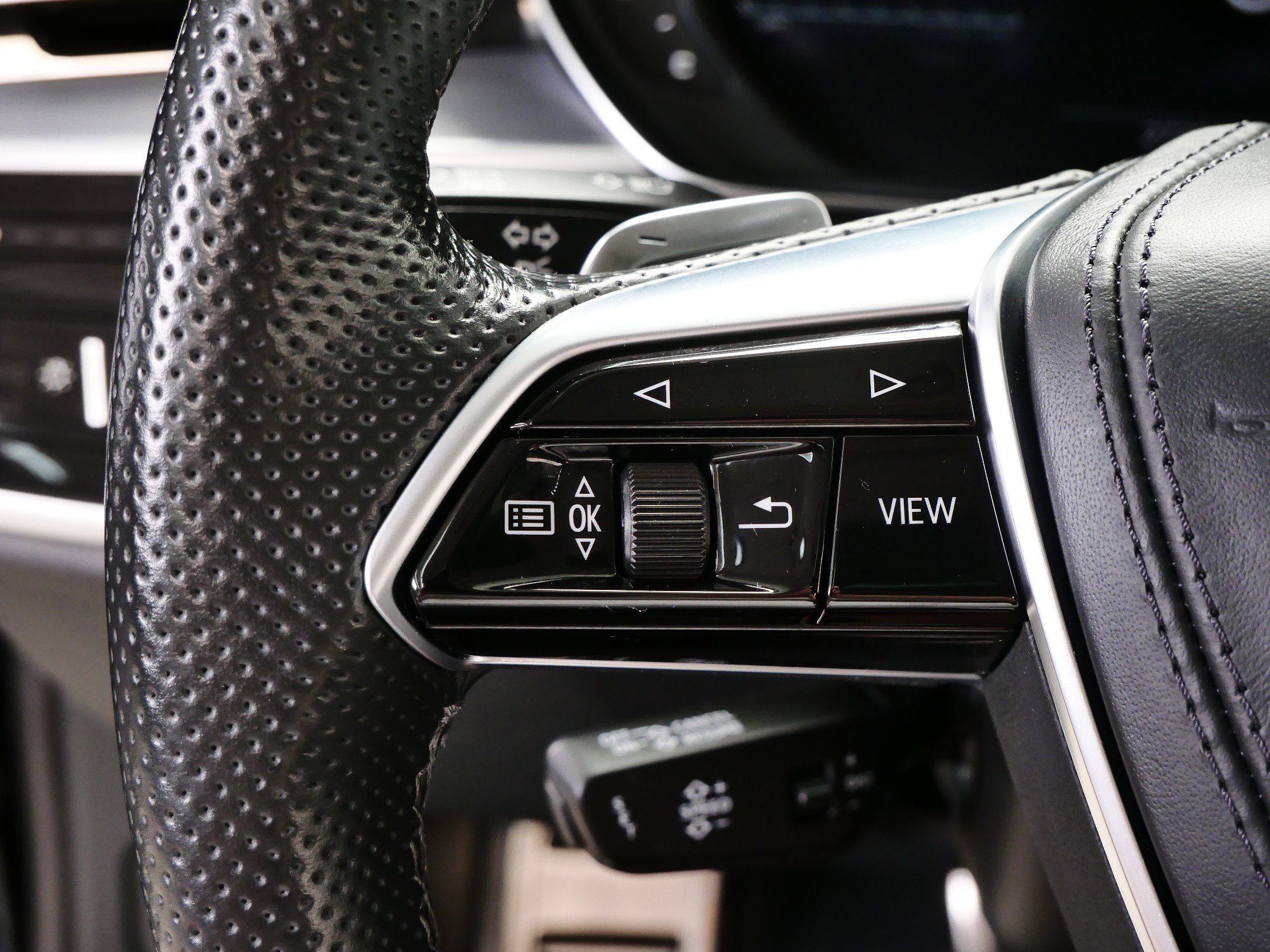2022 Audi S8 4.0T Quattro photo 20