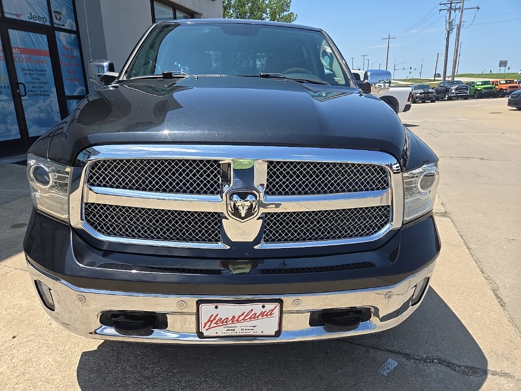 2017 Ram 1500 Laramie photo 17