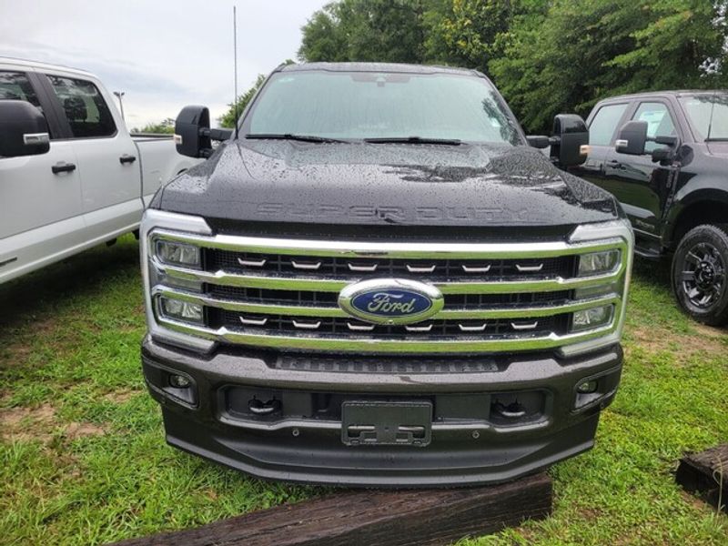 2025 Ford F-250 King Ranch photo 2