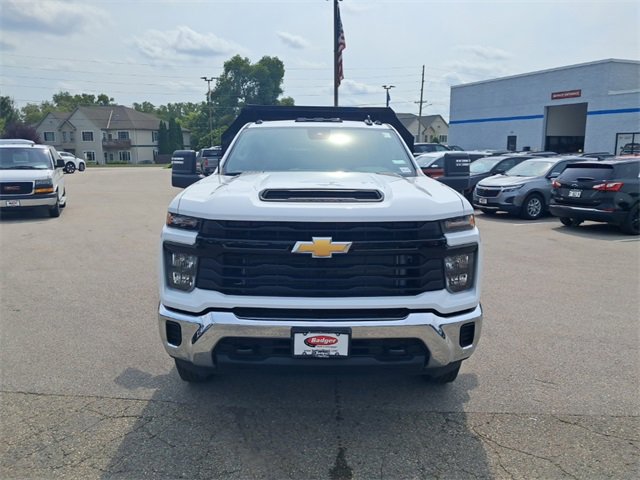 2025 Chevrolet Silverado 3500HD photo 2