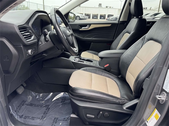 2021 Ford Escape Titanium Hybrid photo 13