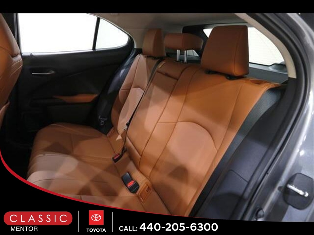 2020 Lexus UX 250h Premium photo 18