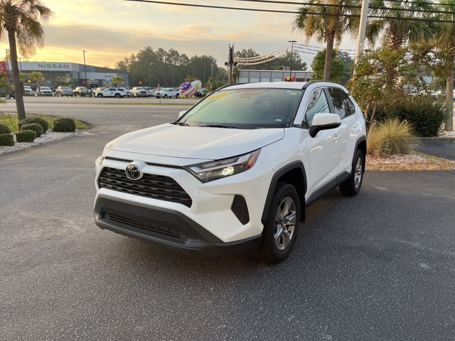 2024 Toyota RAV4 XLE photo 32