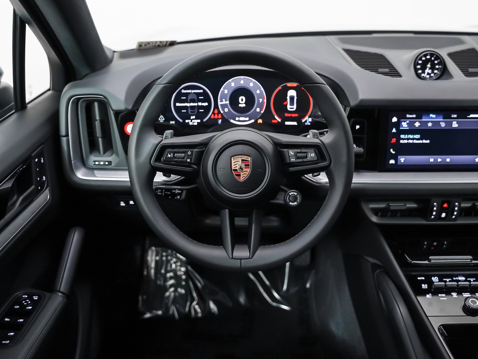 2025 Porsche Cayenne Coupe photo 16