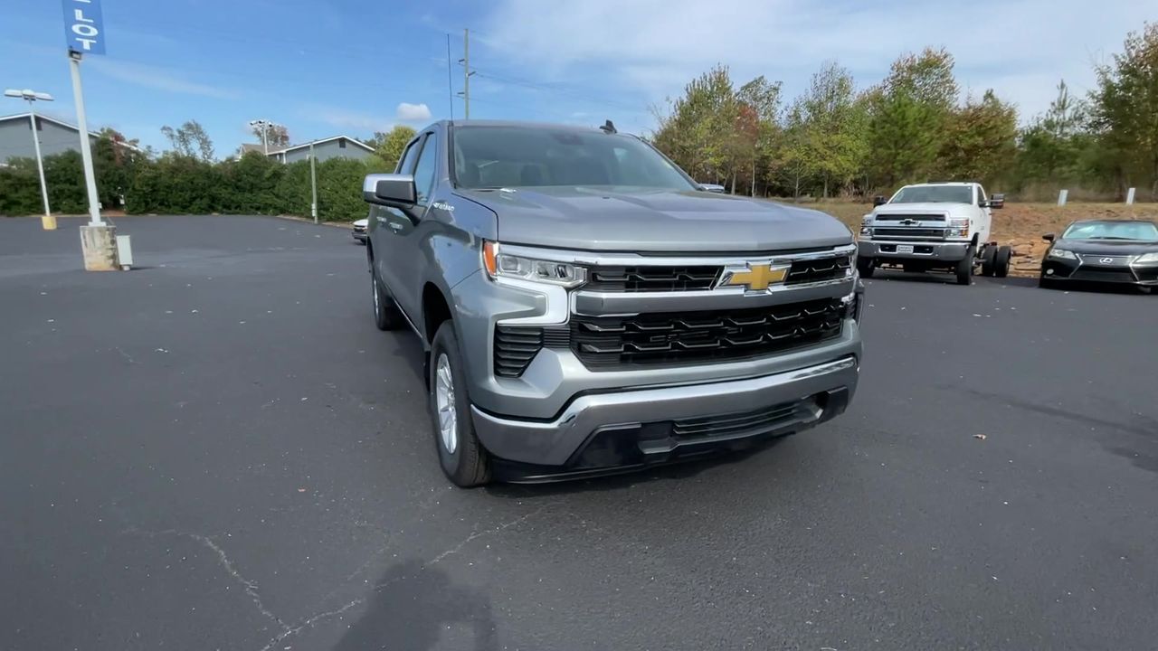 2025 Chevrolet Silverado 1500 LT photo 32