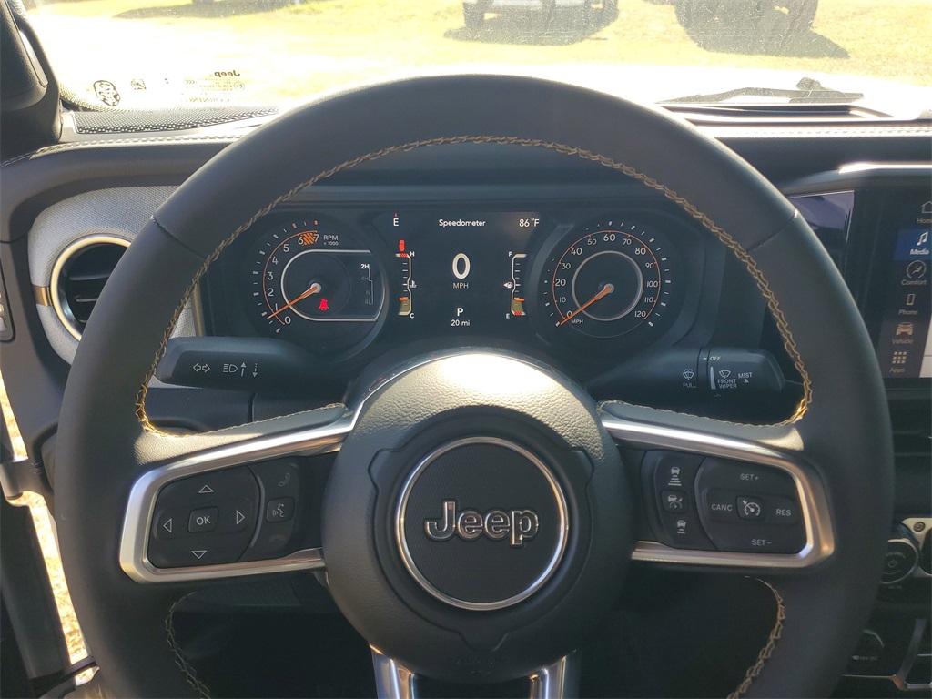 2024 Jeep Wrangler Sahara photo 17