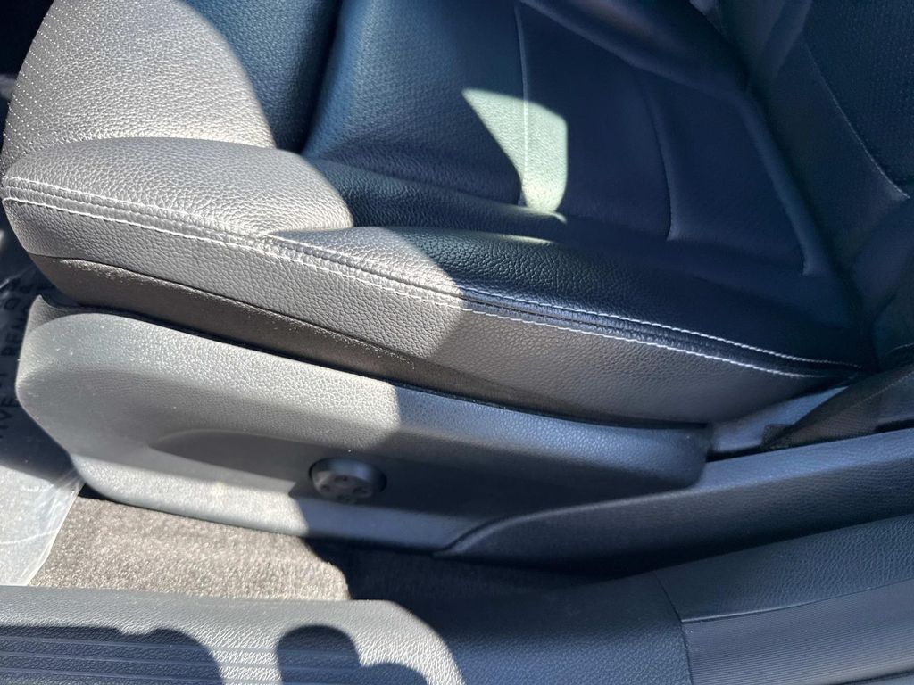 2018 Mercedes Benz C 300 photo 23